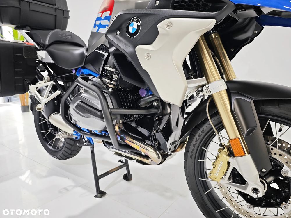 BMW R - 8