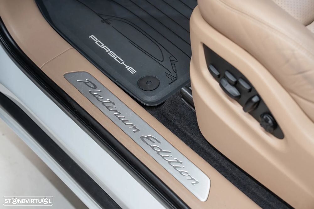 Porsche Cayenne Coupé E-Hybrid - 26