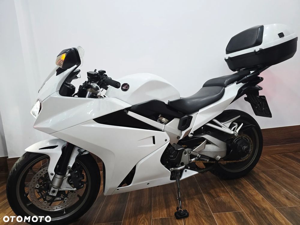 Honda VFR - 23