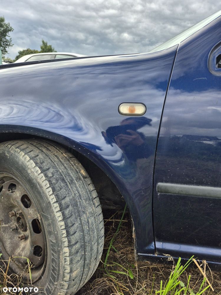 Błotnik prawy lewy vw golf iv kolor LB5N - 2
