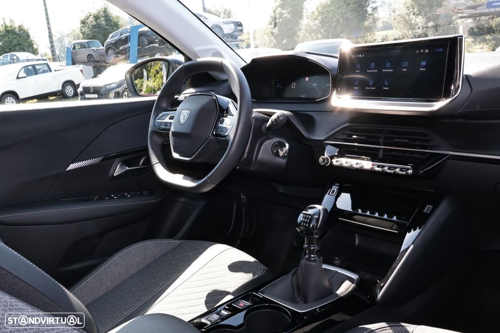 Peugeot 208 1.2 PureTech Allure - 11