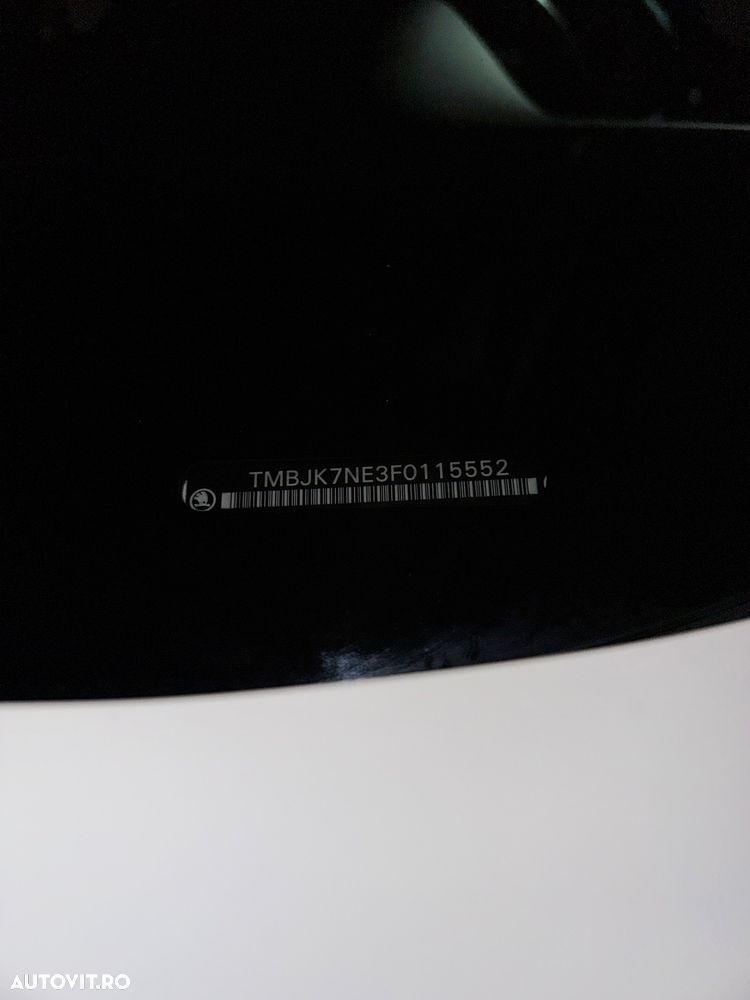 Skoda Octavia Combi 2.0 TDI RS - 32