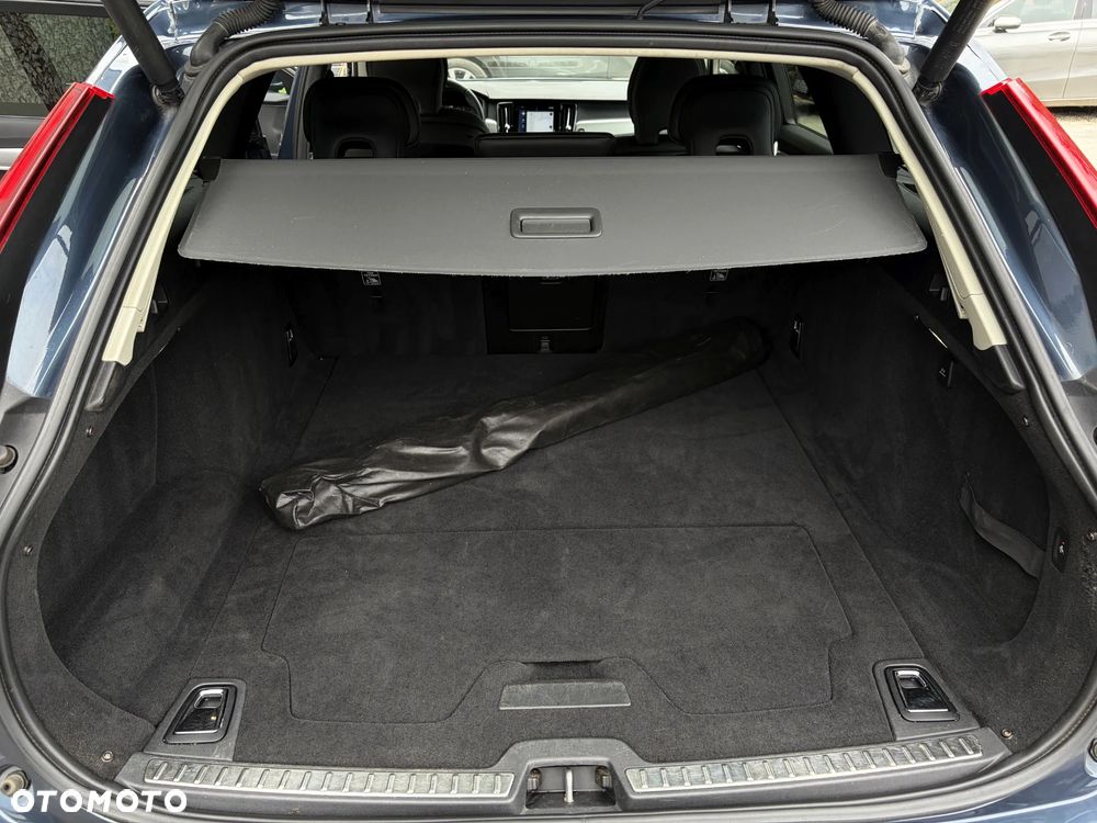 Volvo V90 D4 Geartronic Momentum Pro - 34