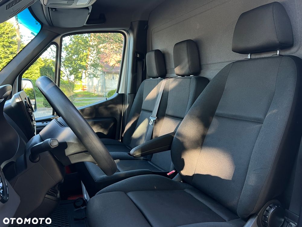 Mercedes-Benz Sprinter - 19