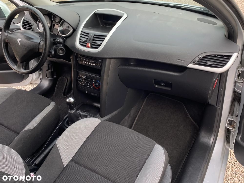 Peugeot 207 75 Urban Move - 36
