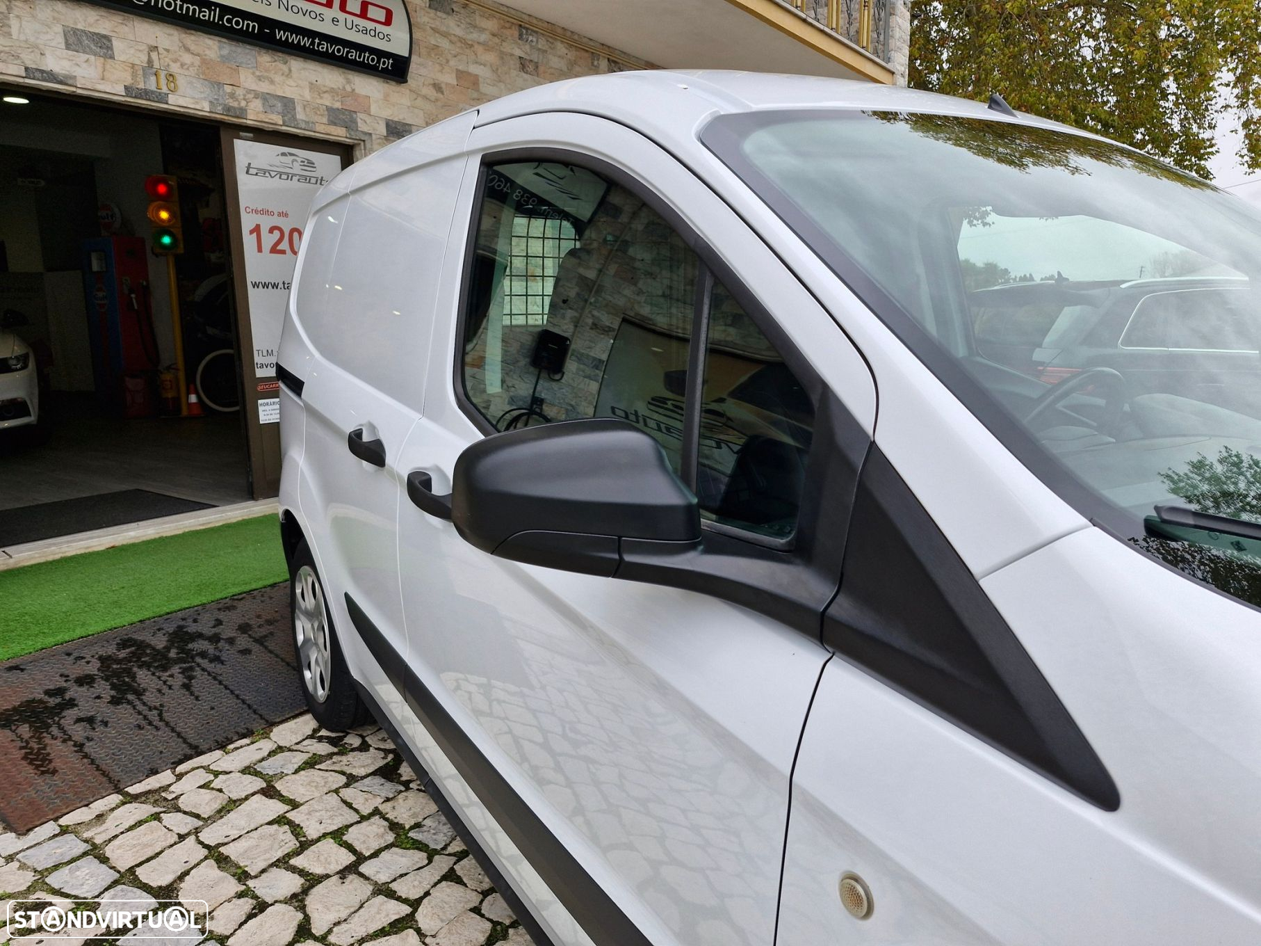 Ford Transit Courier 1.5 TDCi Ambiente - 25