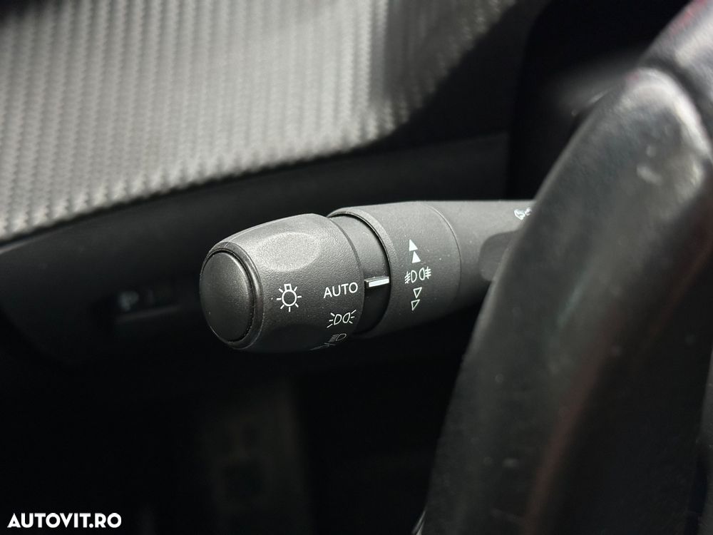 Peugeot 2008 PureTech 130 EAT8 Active - 33