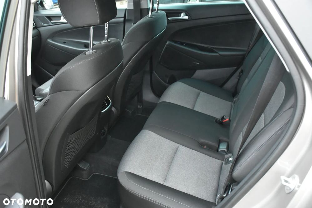 Hyundai Tucson 2.0 CRDI 4WD Automatik Premium - 31