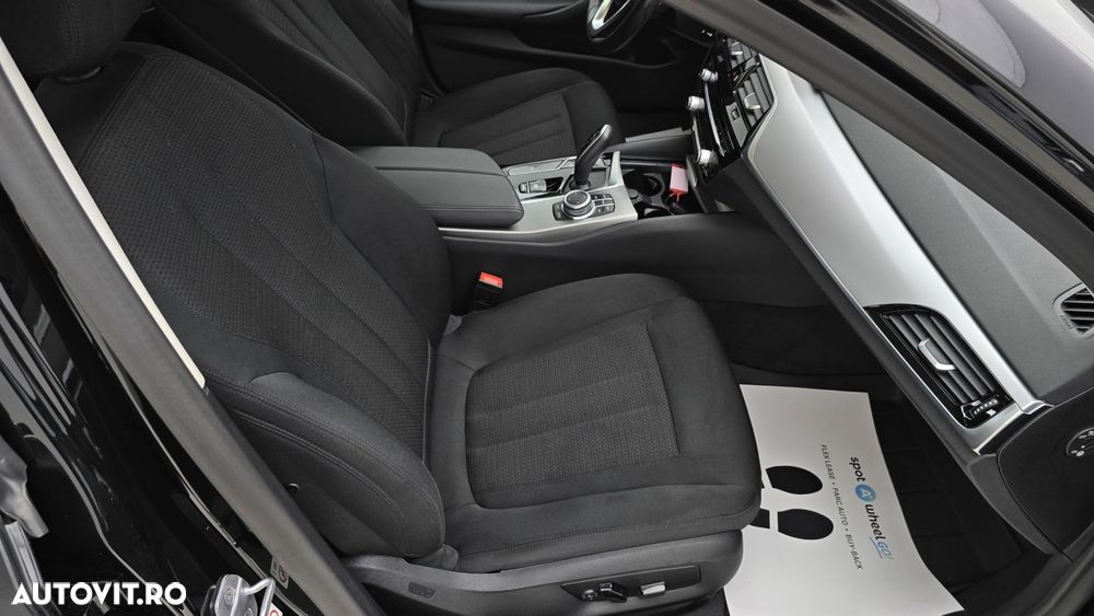 BMW Seria 5 530i xDrive AT MHEV - 19