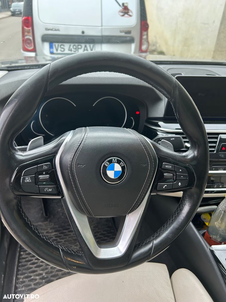 BMW Seria 5 520d Aut. Sport Line - 2