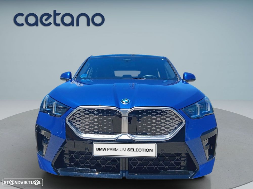 BMW iX2 eDrive20 Pack Desportivo M - 2