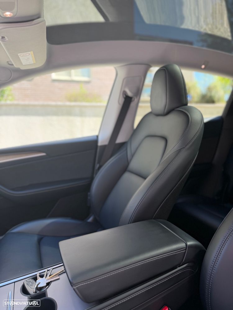 Tesla Model Y RWD - 14