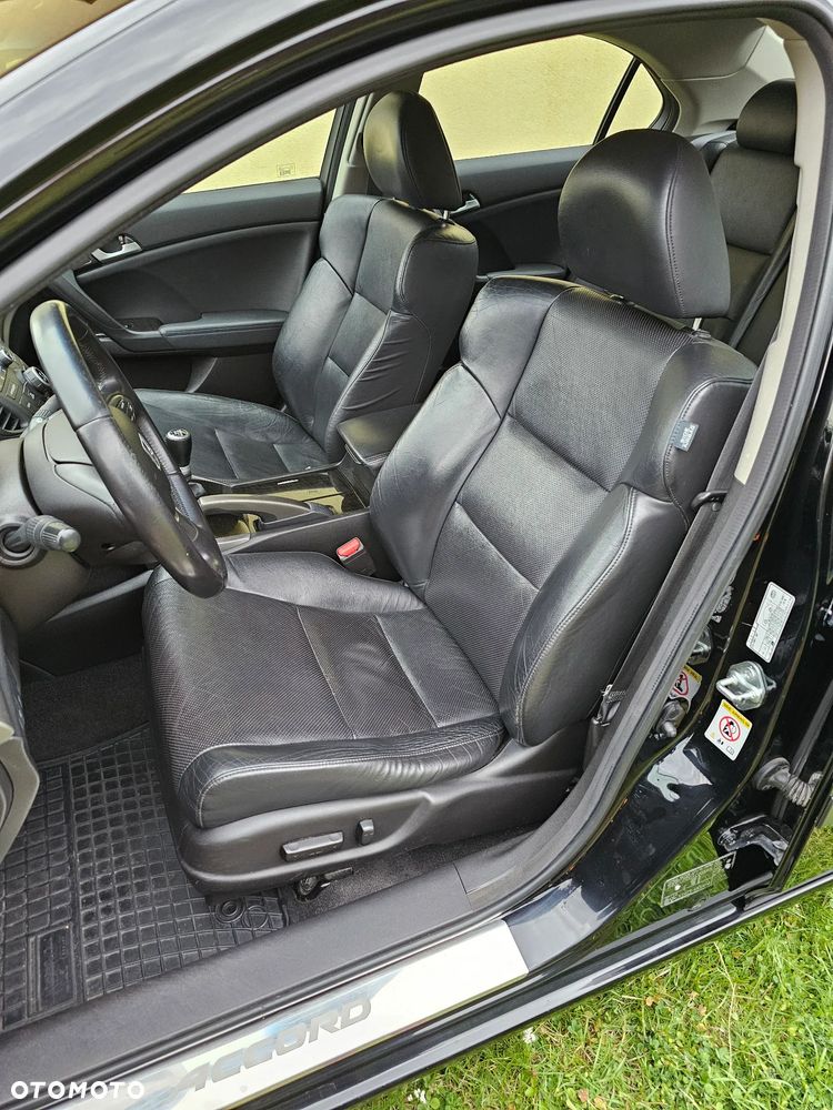 Honda Accord 2.4 Executive - 25