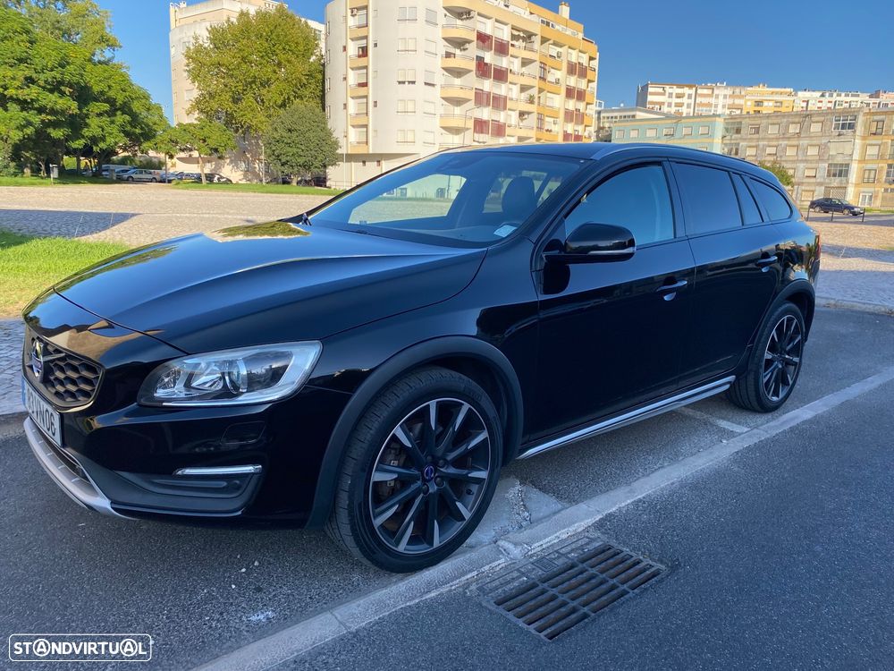 Volvo V60 D4 Geartronic Black Line - 1
