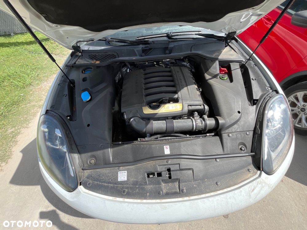 Porsche Cayenne - 17
