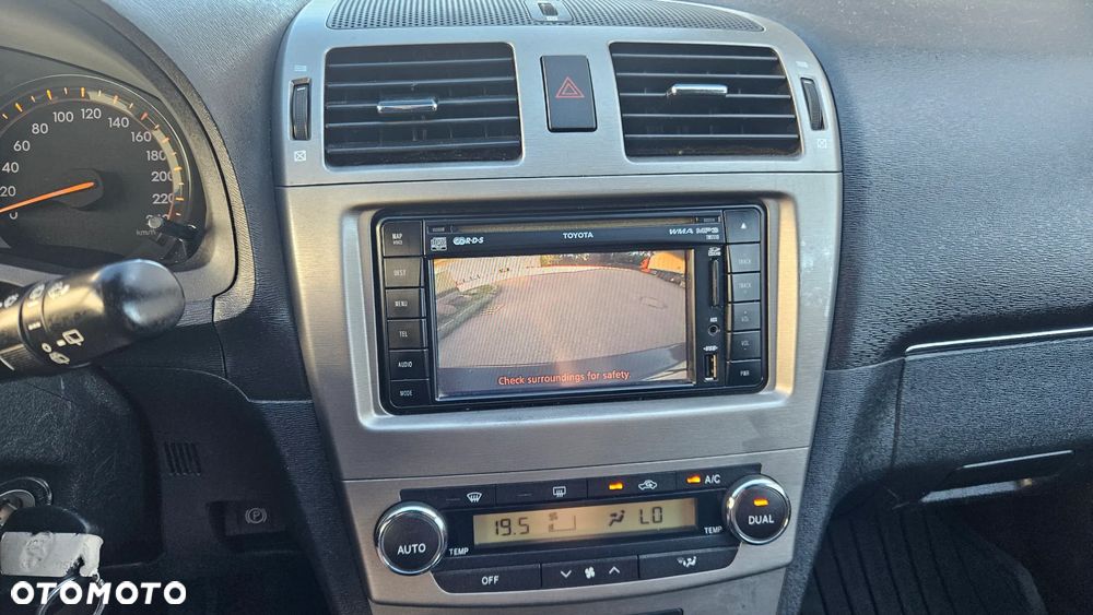 Toyota Avensis - 31