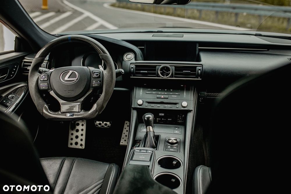 Lexus RC F Carbon - 28