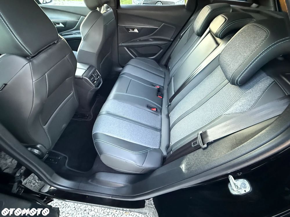 Peugeot 3008 1.6 PureTech Hybrid PHEV Allure Pack S&S EAT8 - 26