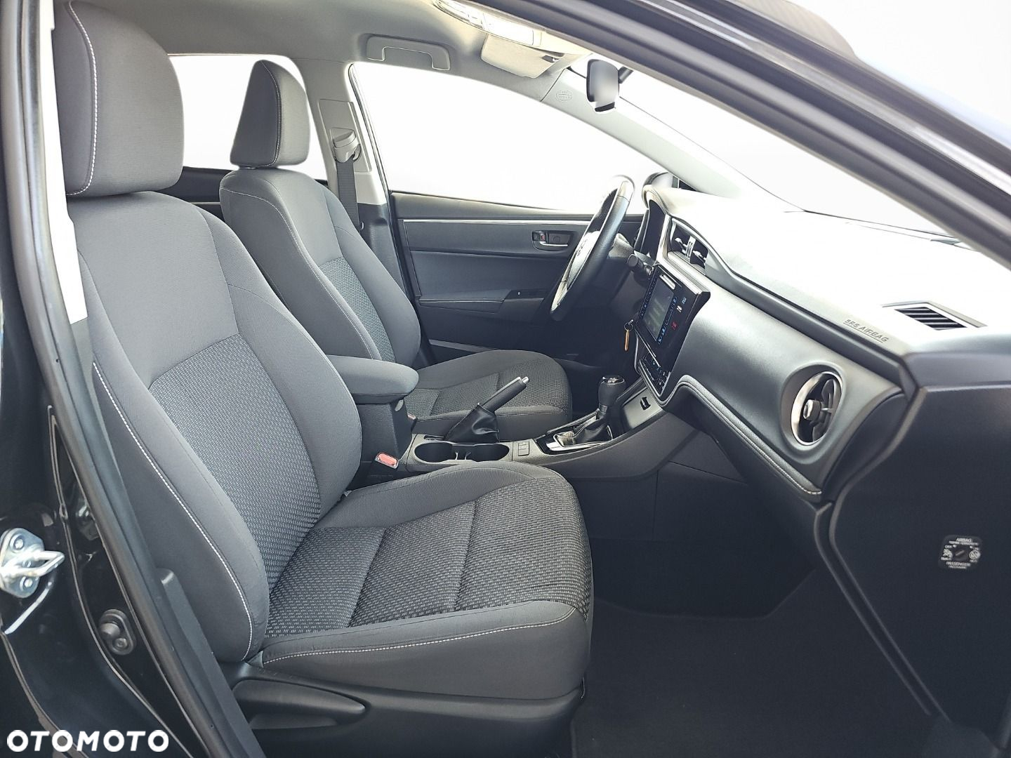 Toyota Corolla - 13