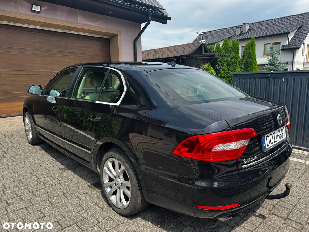 Skoda Superb 2.0 TDI 4x4 Elegance DSG - 4
