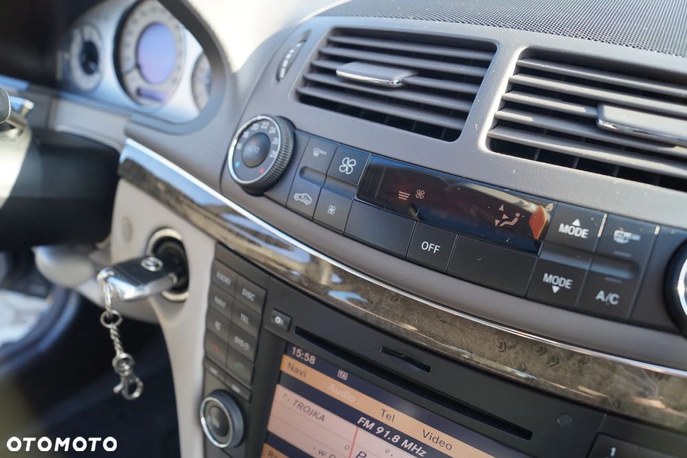 Mercedes-Benz Klasa E 280 CDI 4-Matic Avantgarde - 27