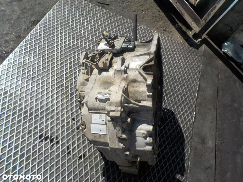 VOLVO V70 I 2.4 D5 SKRZYNIA BIEGÓW TF80-SC 30751345 - 4