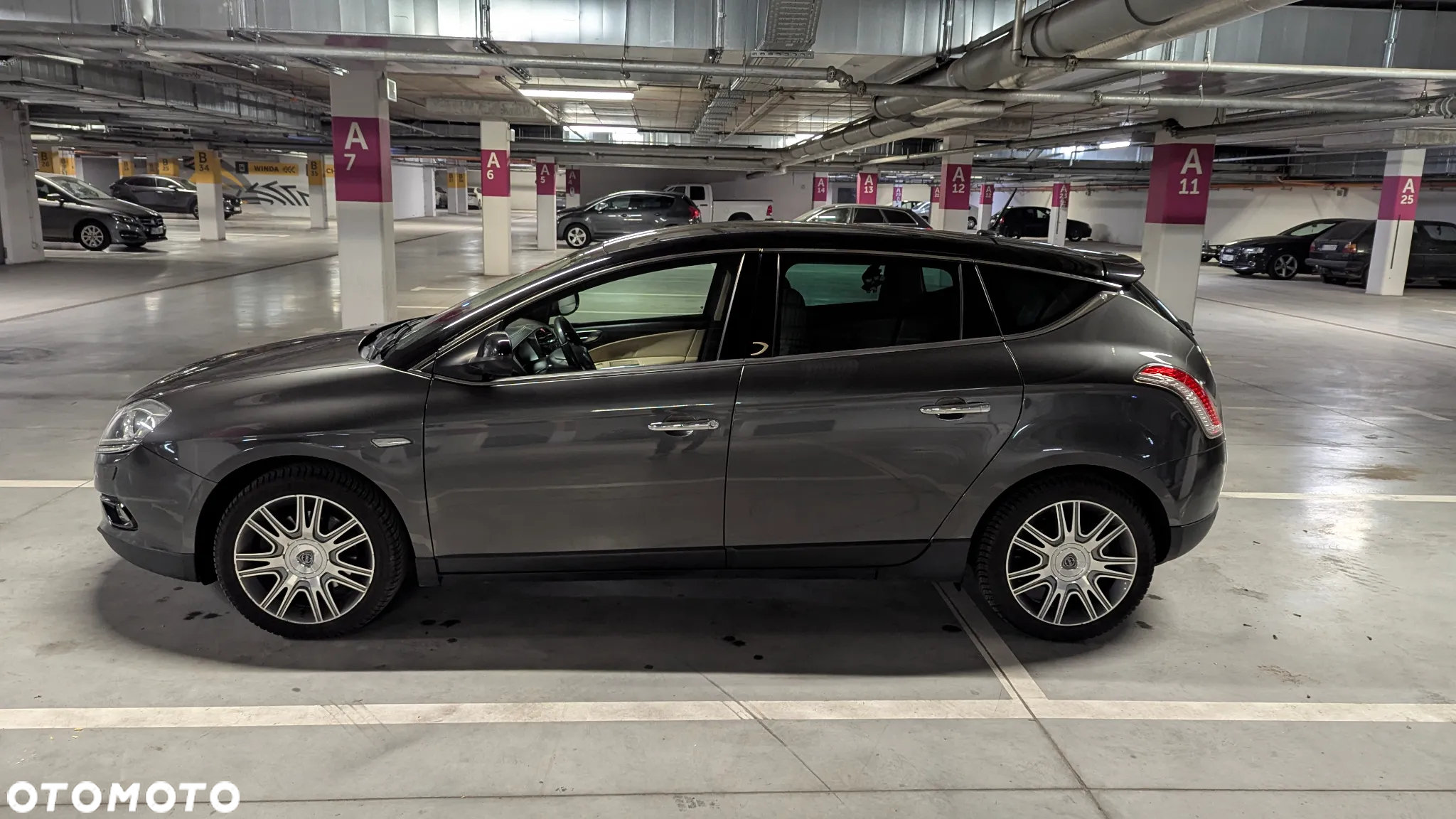 Lancia Delta 1.9 MJ TB Platinum - 11