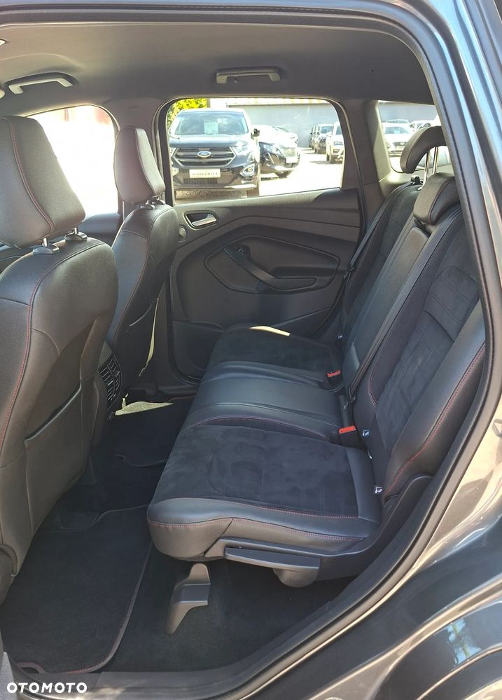 Ford Kuga 2.0 TDCi 2x4 ST-Line - 11