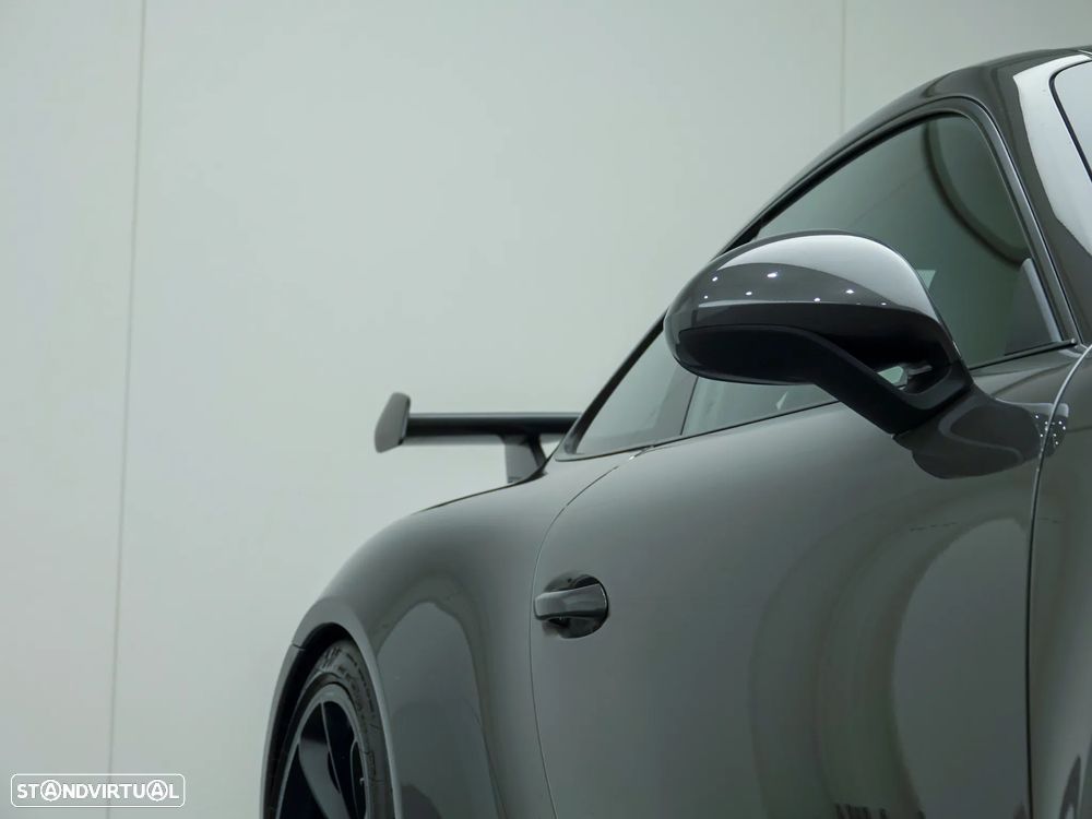 Porsche 911 Série F - 32