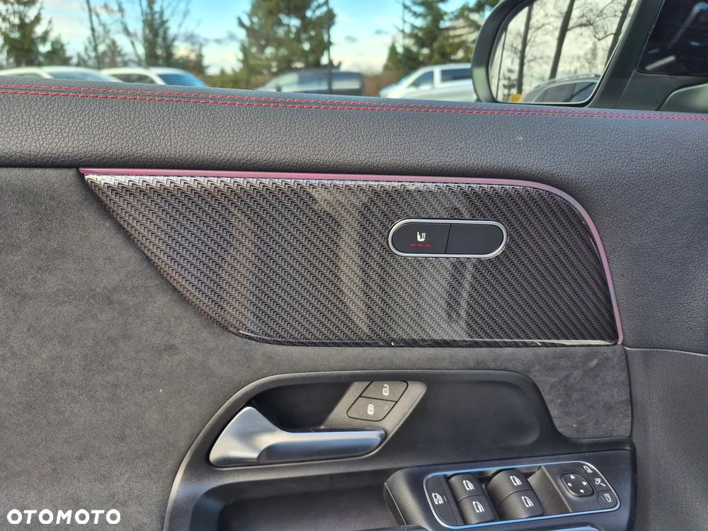 Mercedes-Benz GLA 200 AMG Line - 13