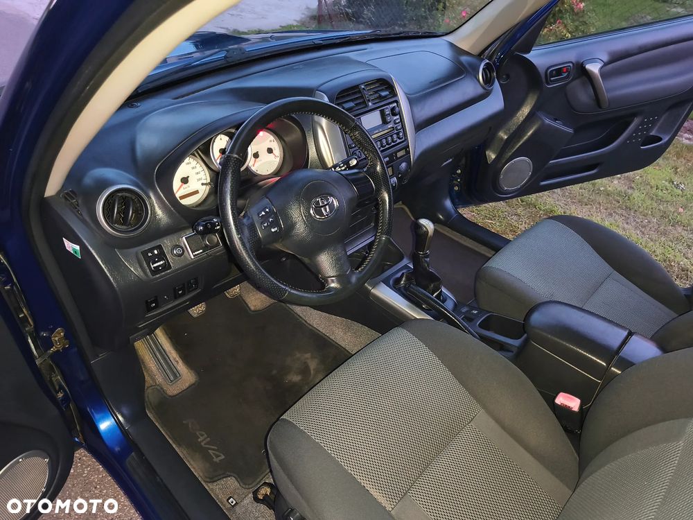 Toyota RAV4 2.0 D-4D Sol - 13