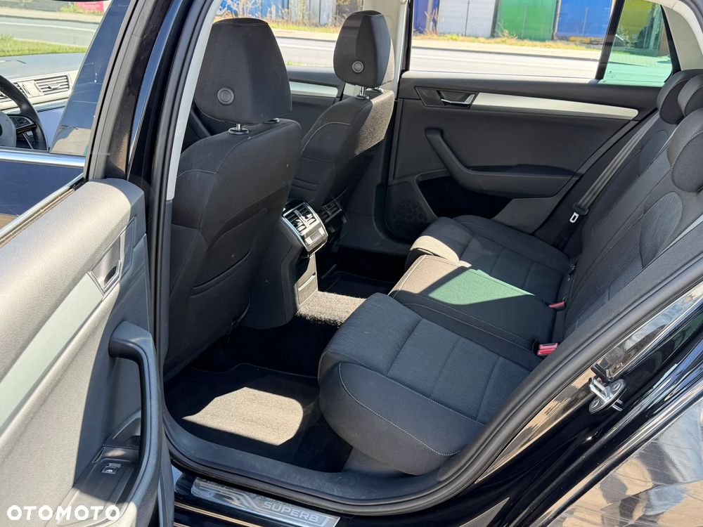 Skoda Superb 1.6 TDI GreenLine - 19