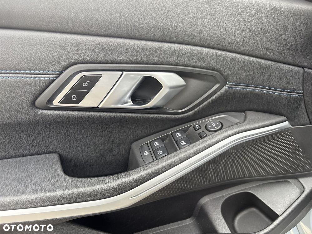 BMW Seria 3 320d xDrive - 30