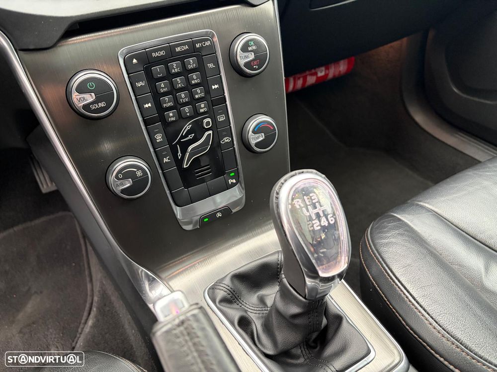 Volvo V40 Cross Country D2 Momentum - 48