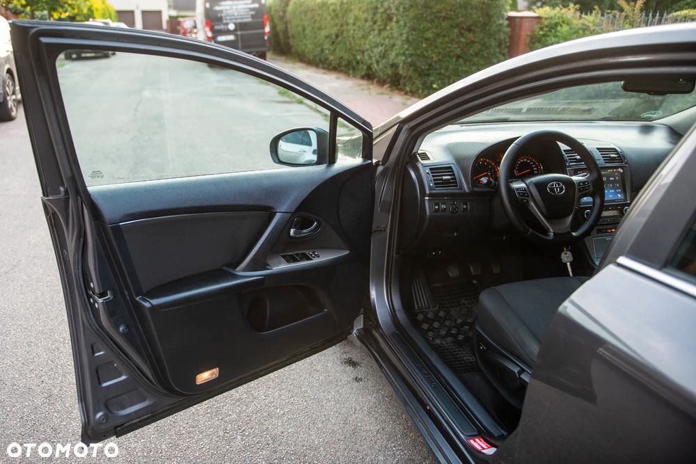 Toyota Avensis Touring Sports 1.8 Comfort - 17