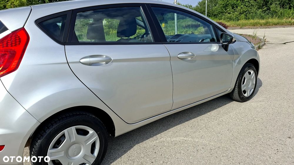 Ford Fiesta 1.25 Champions Edition - 21