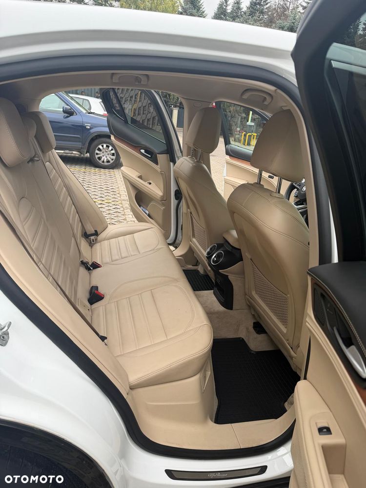 Alfa Romeo Stelvio 2.0 Turbo Veloce TI Q4 - 8
