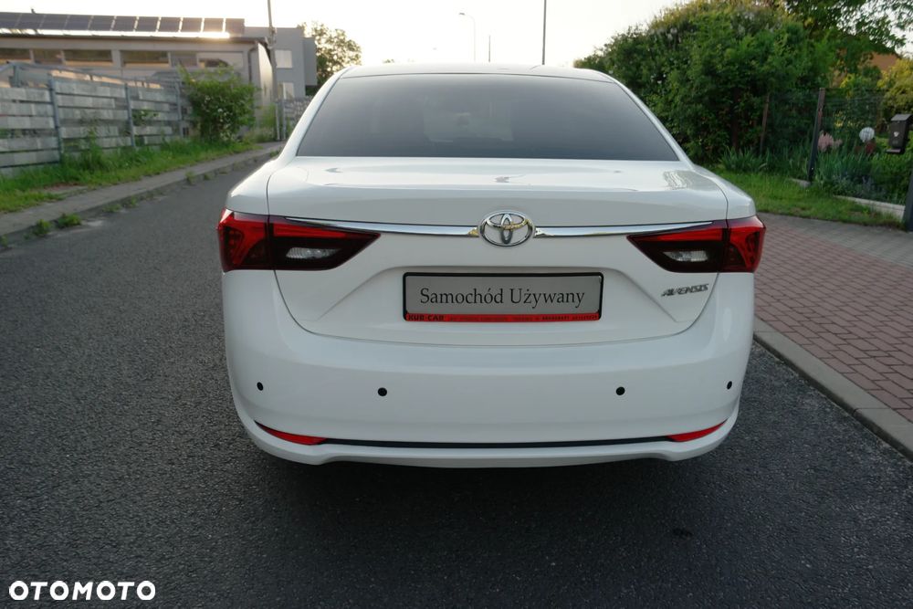 Toyota Avensis 1.8 Active - 8