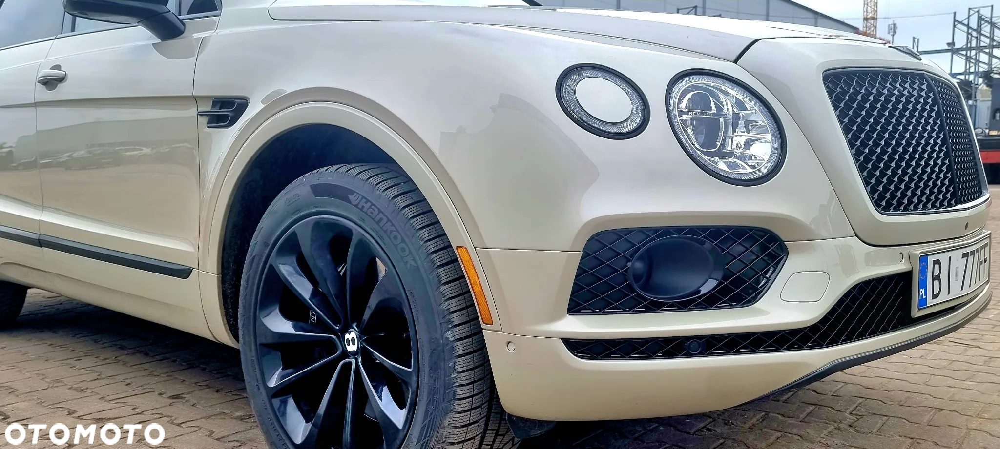 Bentley Bentayga - 17