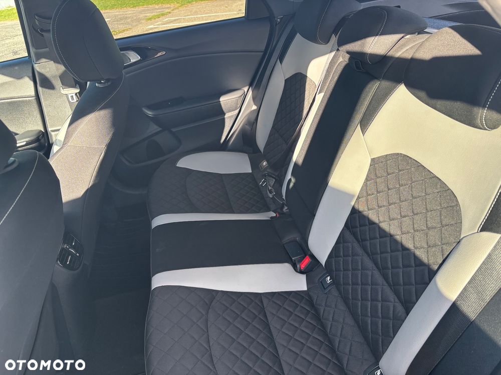 Kia ProCeed 1.5 T-GDI GT Line - 23