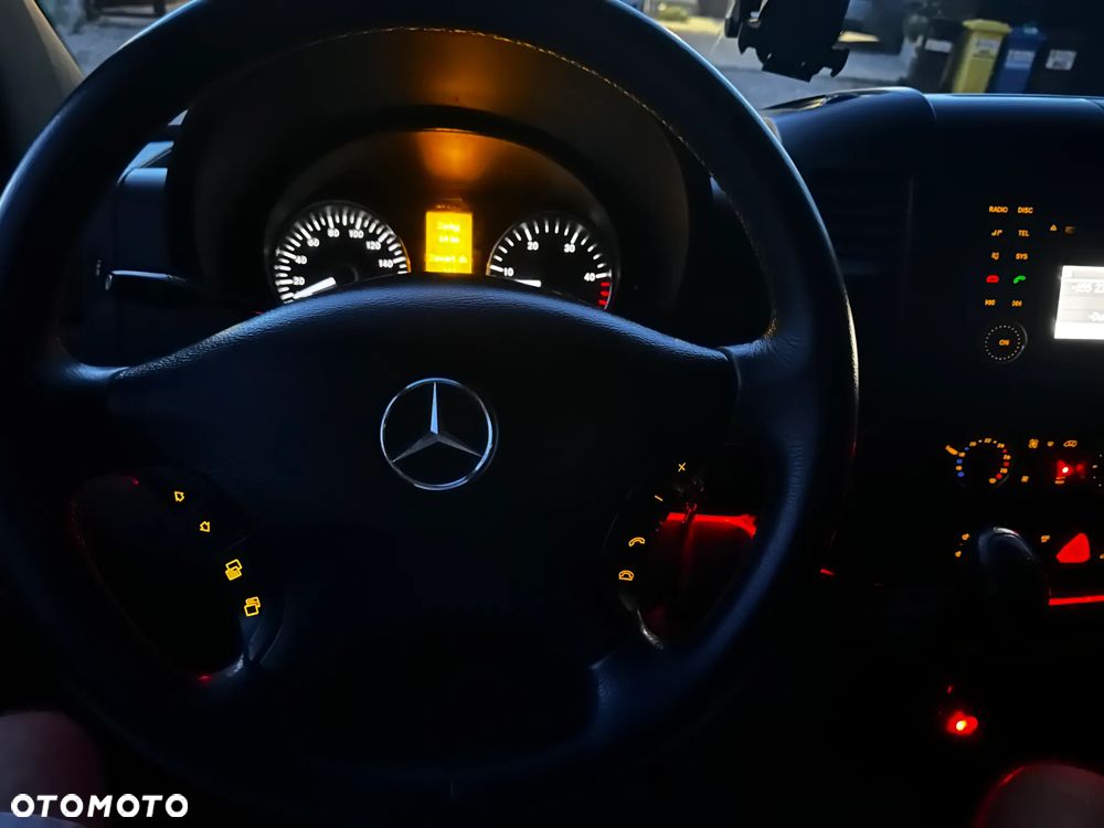 Mercedes-Benz Sprinter - 33