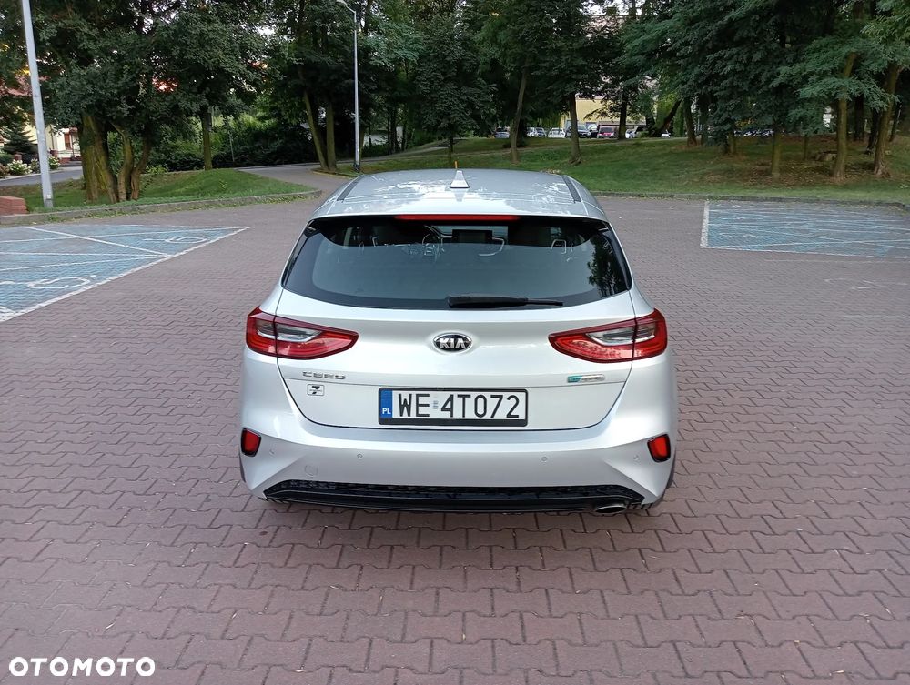 Kia Ceed 1.6 CRDi mHEV M - 7
