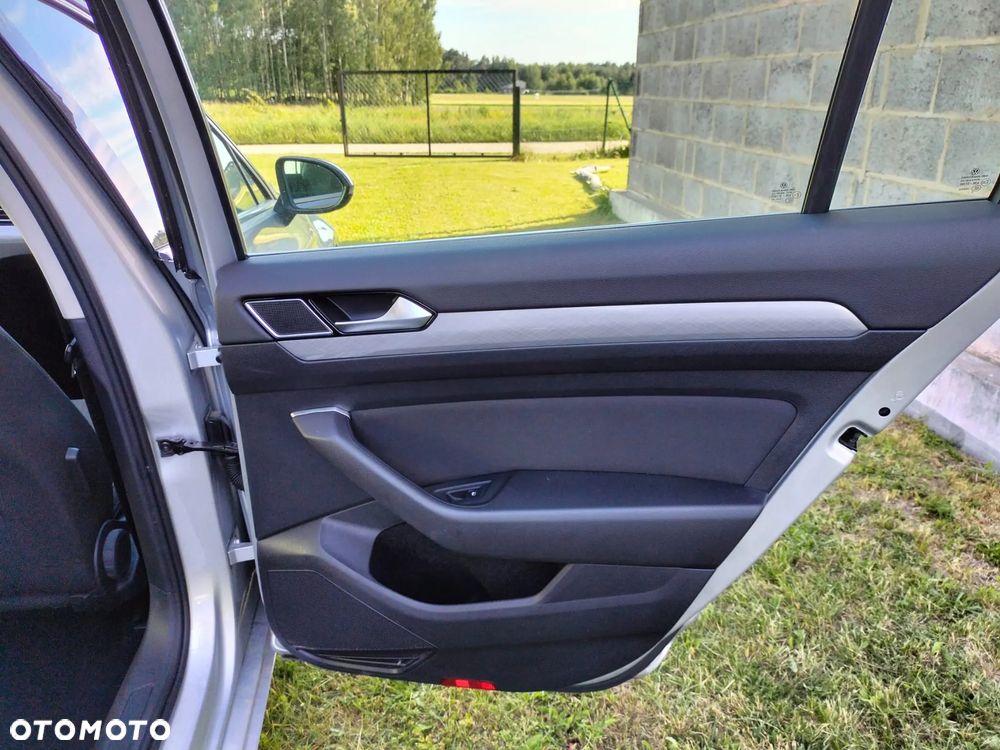 Volkswagen Passat 2.0 TDI SCR DSG - 15