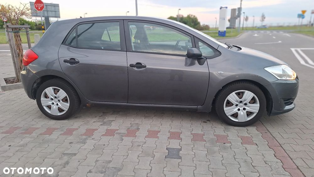 Toyota Auris 1.4 D-4D Luna - 4