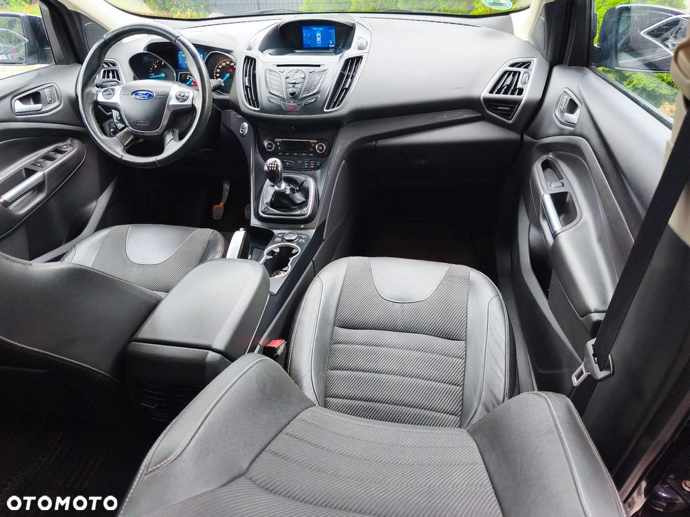 Ford Kuga 2.0 TDCi 4x4 Titanium - 28