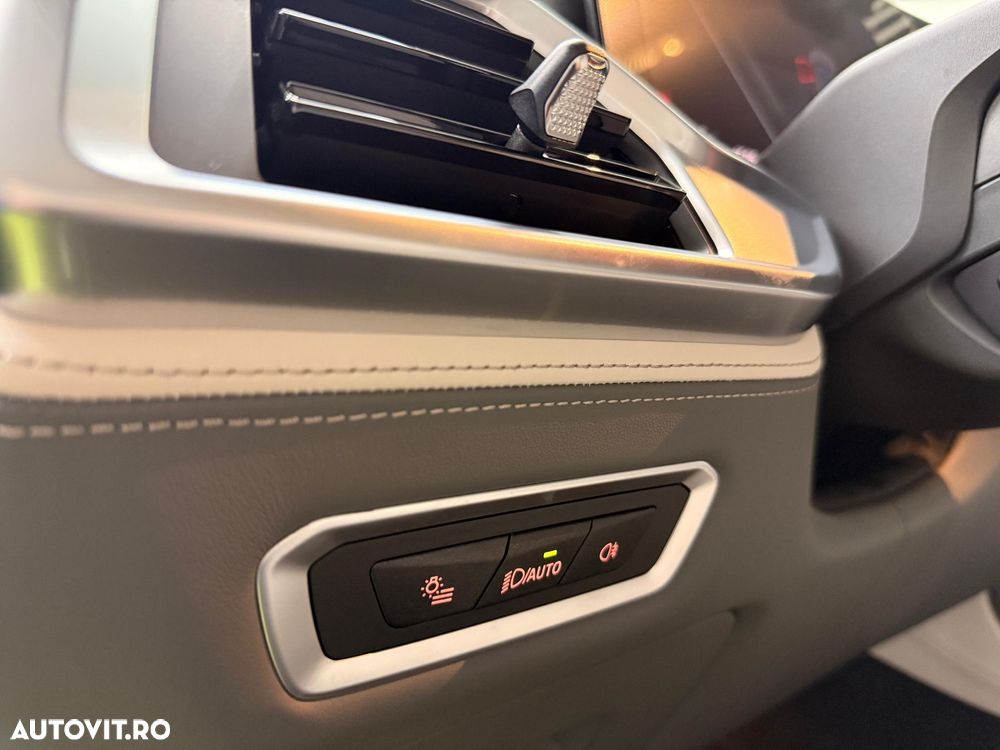 BMW X7 M60i xDrive AT MHEV - 21