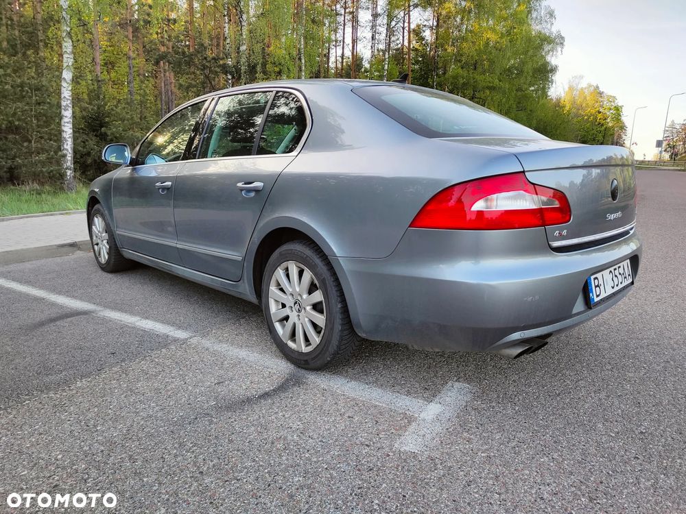 Skoda Superb 2.0 TDI 4x4 Elegance DSG - 5