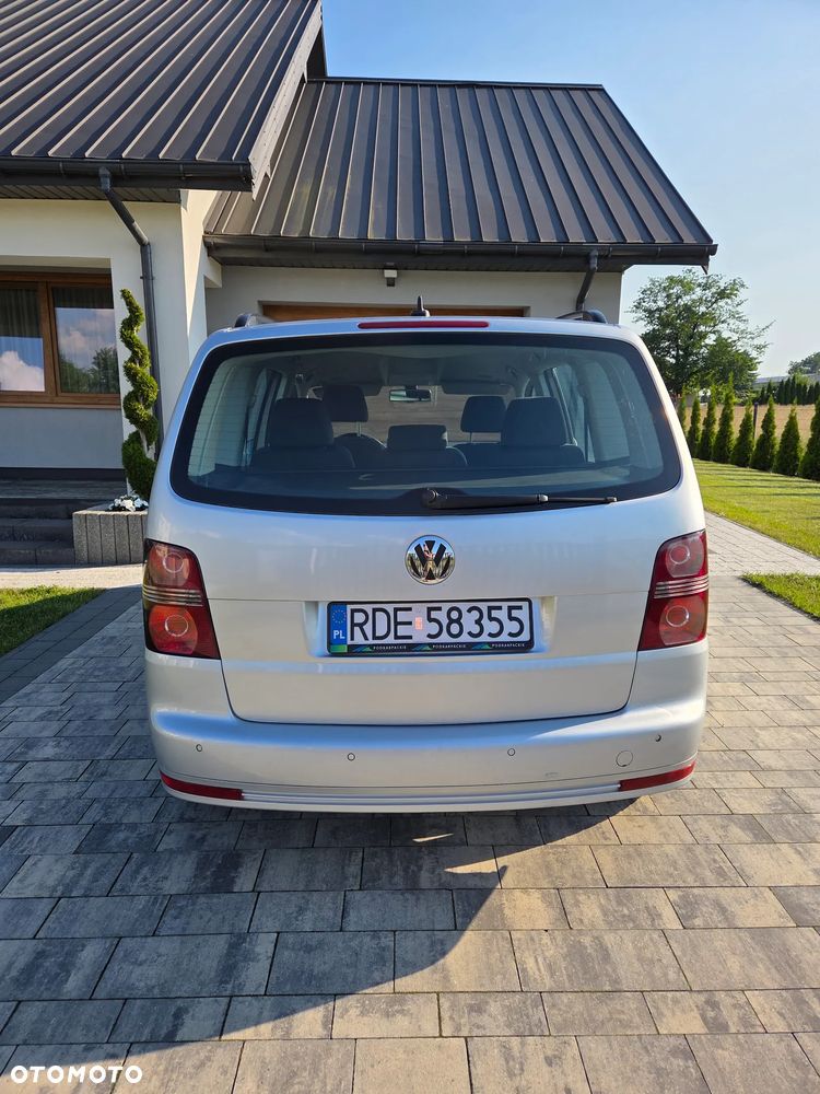 Volkswagen Touran 2.0 TDI Q-Line - 11