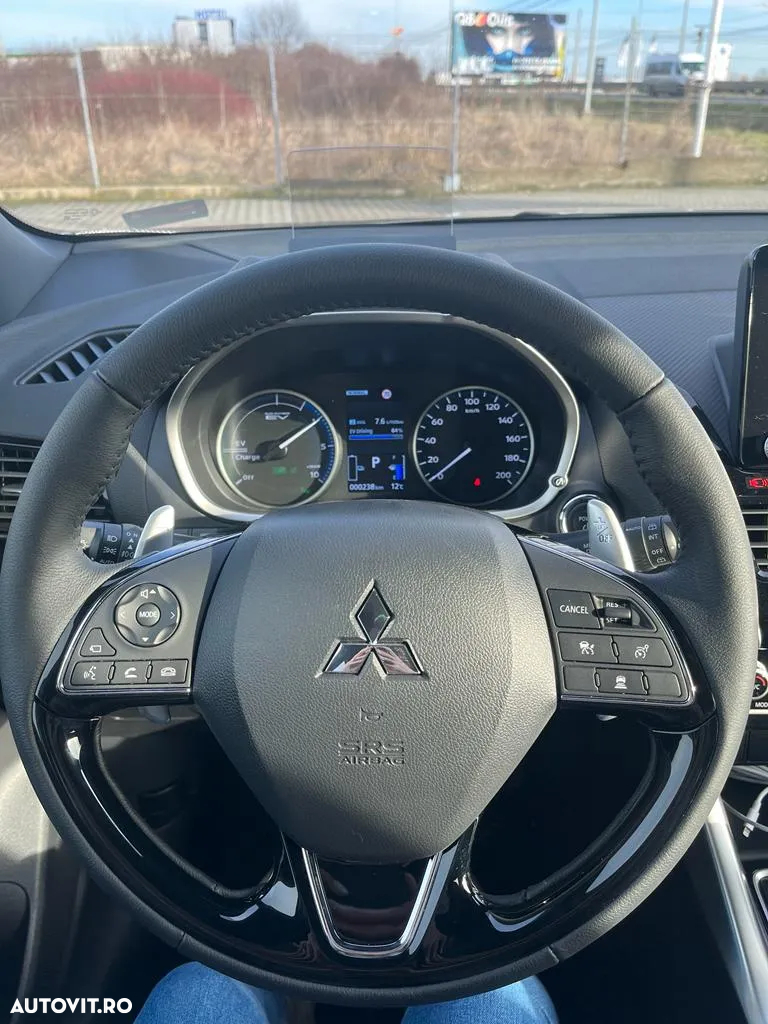 Mitsubishi Eclipse-Cross - 11