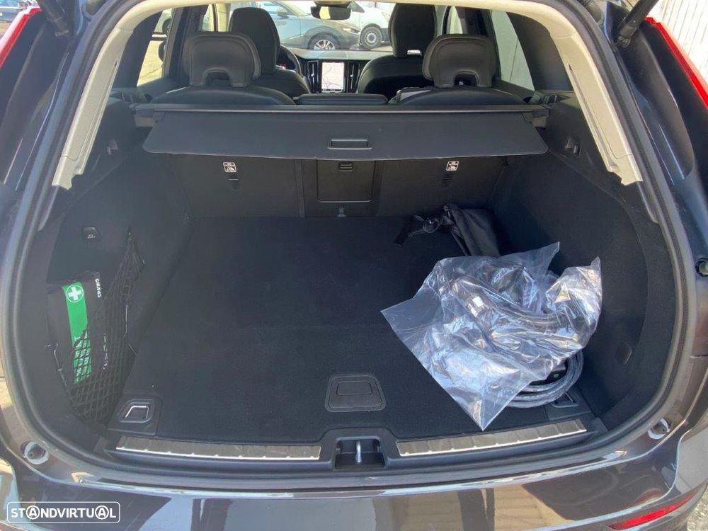 Volvo XC 60 2.0 T6 PHEV Plus Dark AWD - 16